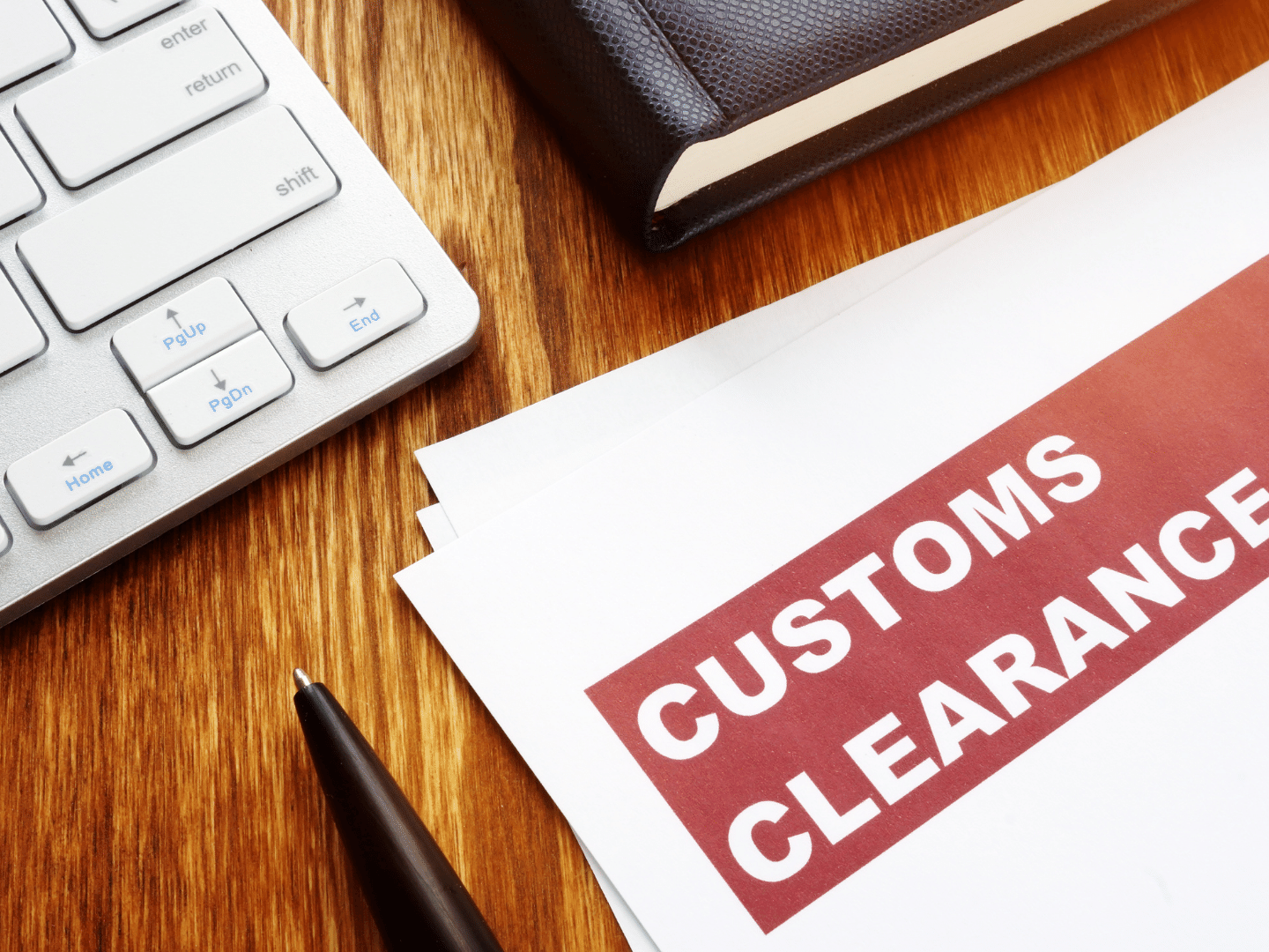 CUSTOMS CLEARANCEと書かれた書類の写真